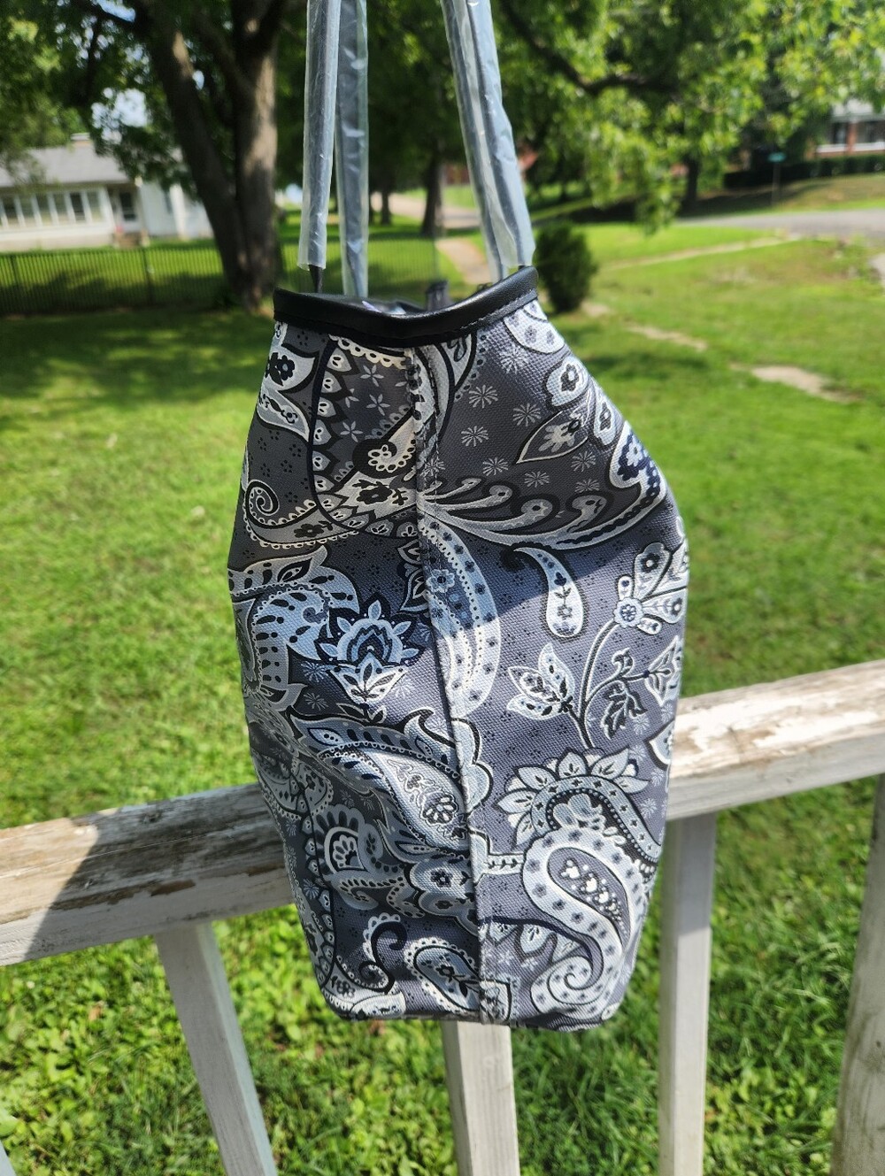 Disney x Vera Bradley Paisley Tote with Mickey & Minnie Print NWT - Picture 5 of 14